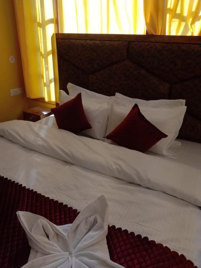 Floret Sojourn Hotel Shimla Ngoại thất bức ảnh