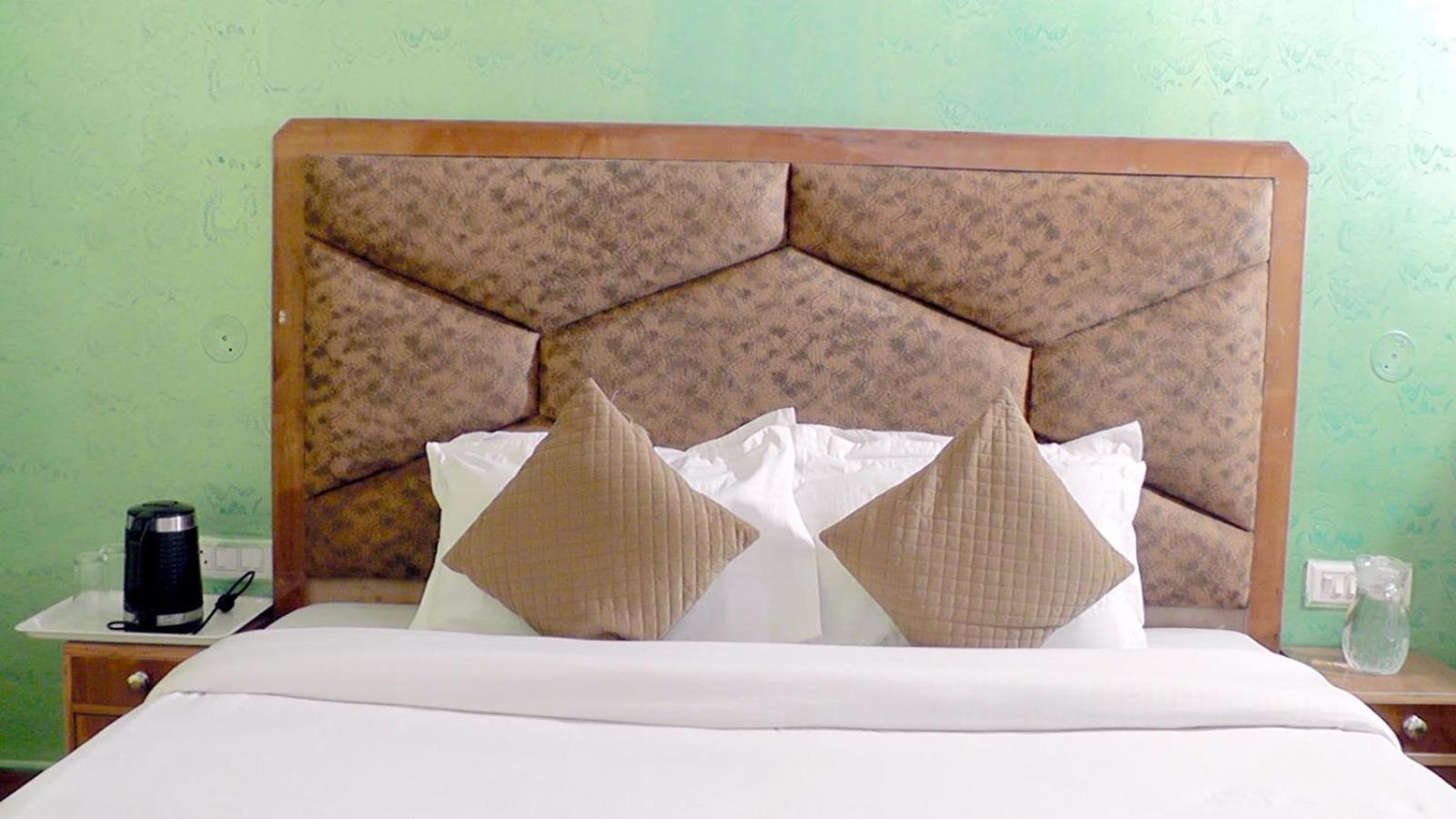 Floret Sojourn Hotel Shimla Ngoại thất bức ảnh